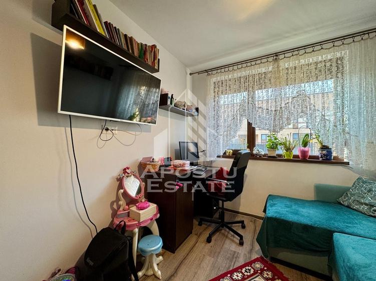 Casă individuală cu 4 camere cu Canalizare în Dumbrăvița