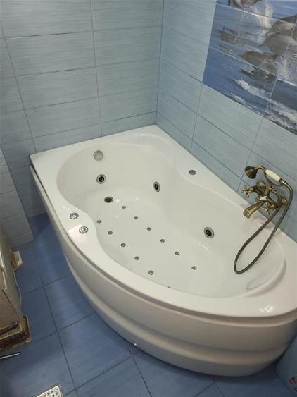 Apartament cu 4 camere decomandat, mobilat în Nicolina