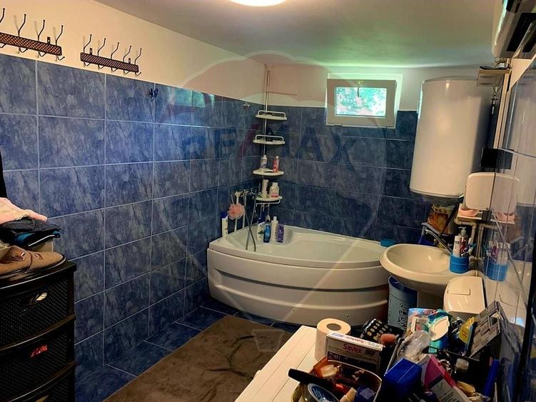 Casă individuală cu 4 camere cu Teren 1043 Mp în Dochia