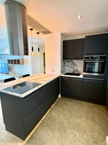 Apartament cu 3 camere semidecomandat în Aviației