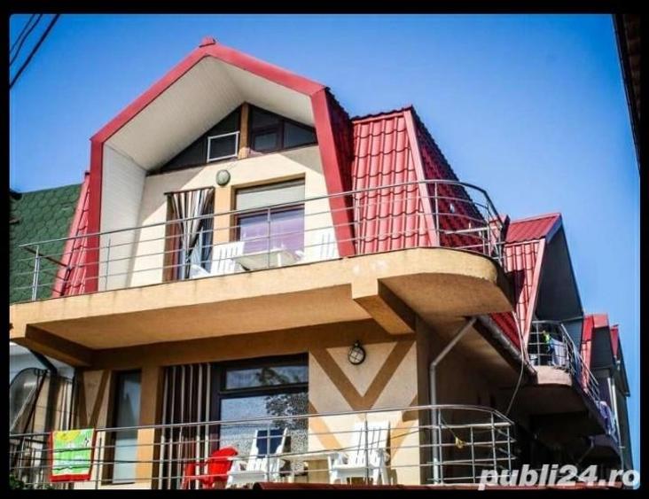 Casă cu 15 camere cu Teren 300 Mp în Costinești