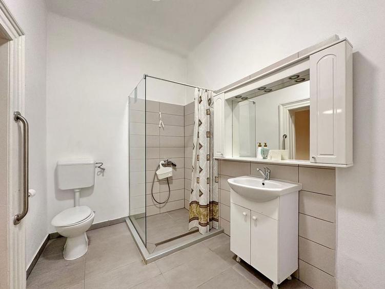 Apartament cu 3 camere circular, mobilat în Centrul Istoric