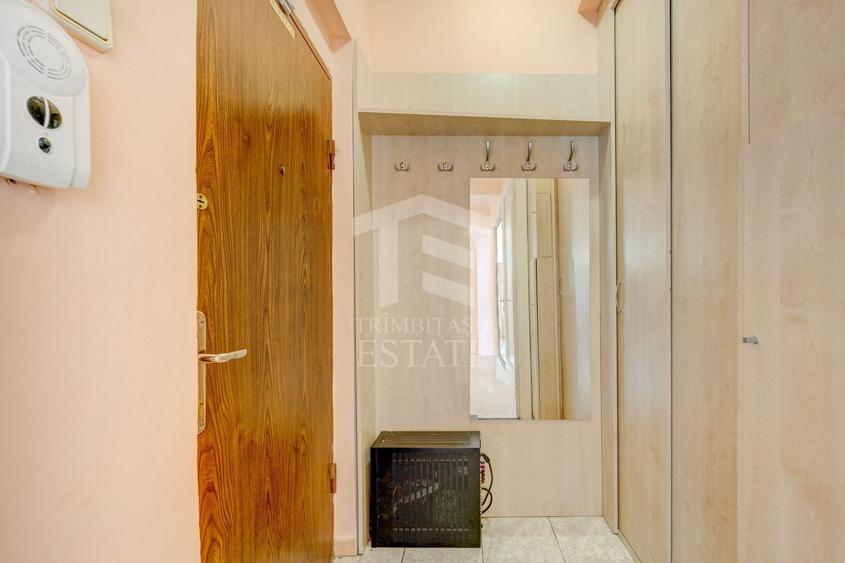 Apartament cu 4 camere decomandat în Calea Călărașilor