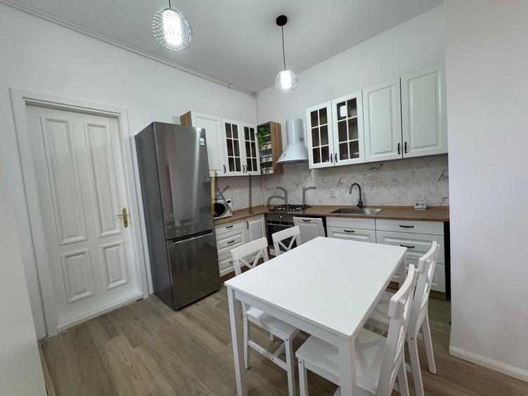 Apartament cu 2 camere, mobilat în Central