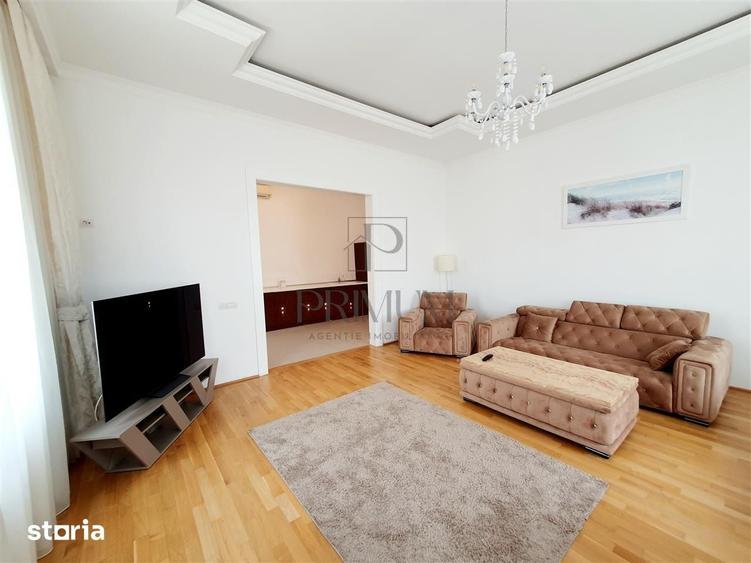 Apartament cu 3 camere semidecomandat în Badea Cârțan