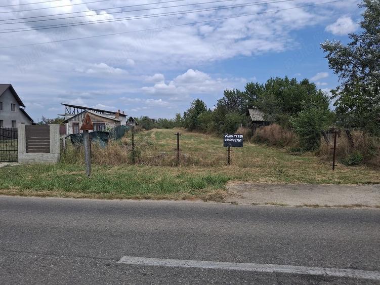 Teren de 3687 mp, în Poiana Lacului