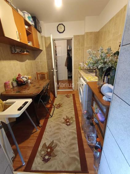 Proprietar Vand Apartament 2 Camere Mioveni | Zona L-uri (Langa Liceu) | Parter INTRE SCARI Bloc Izolat, 1986