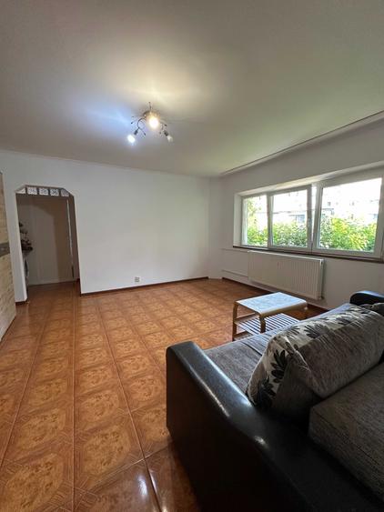 Apartament cu 2 camere semidecomandat în Mihai Bravu