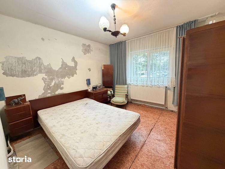 Apartament cu 4 camere decomandat în Central