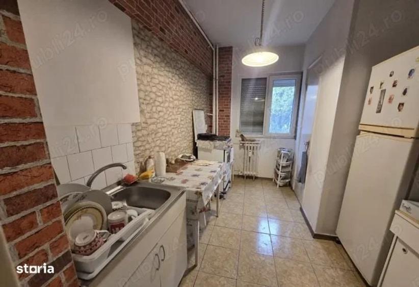 Apartament cu 3 camere decomandat în Iancului
