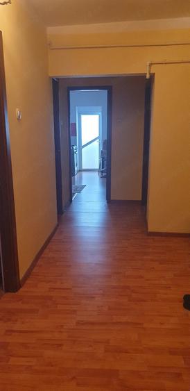 Apartament cu 3 camere decomandat în Nicolae Titulescu