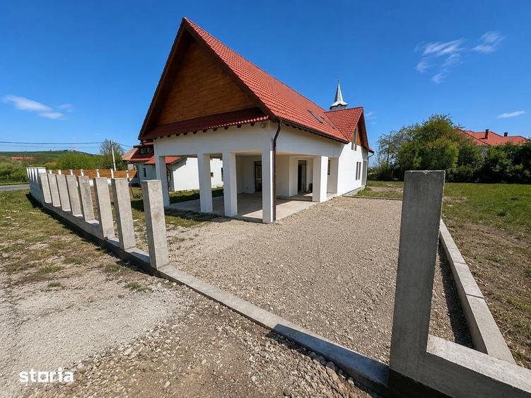 Casă cu 5 camere cu Teren 1000 Mp în Aiton