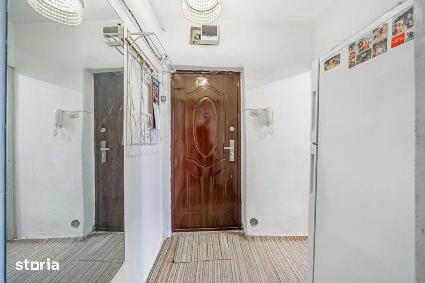 Apartament cu 4 camere semidecomandat, mobilat în Militari
