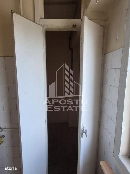 Apartament cu 3 camere în Lipovei