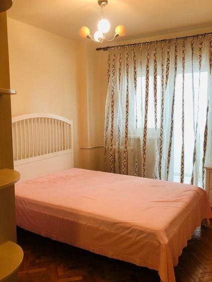 Apartament cu 4 camere decomandat, mobilat în Moșilor