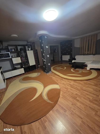 Casă cu 6 camere cu Teren 1100 Mp în Orașul Vechi