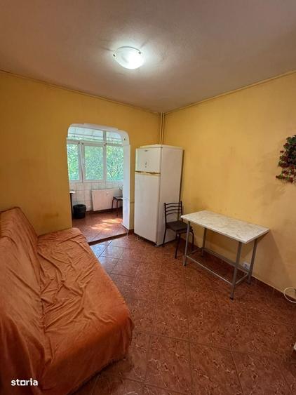 Apartament cu 2 camere în Apărătorii Patriei
