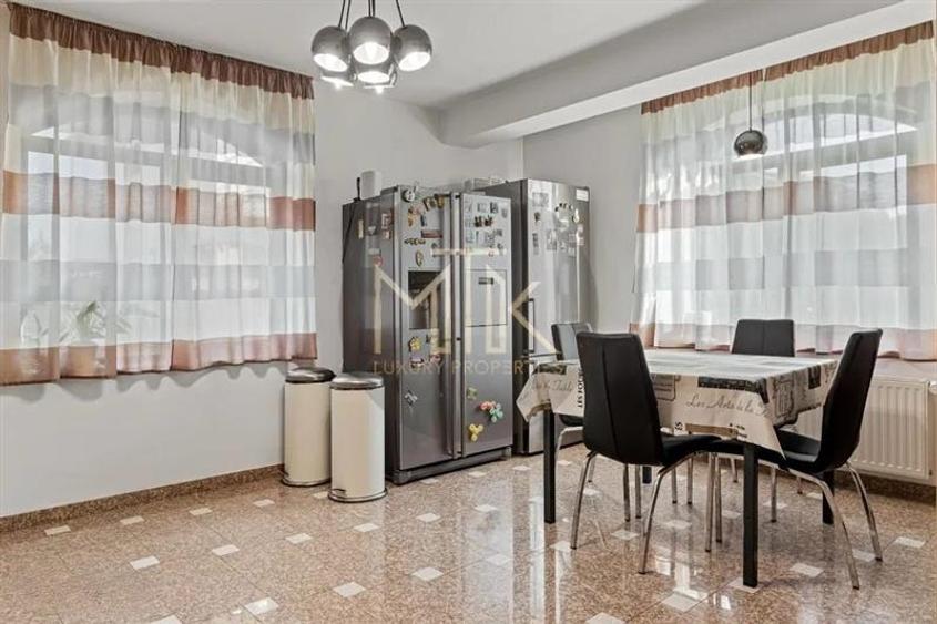 Casă individuală cu 6 camere cu Teren 1057 Mp în Ultracentral