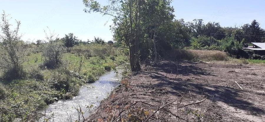 Teren de 2152 mp, în Cătina
