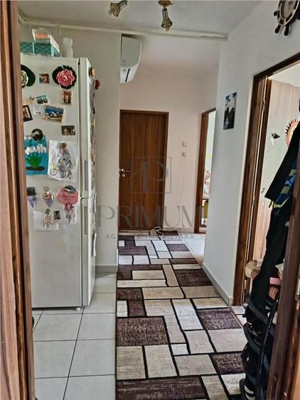 Apartament cu 2 camere decomandat în Girocului