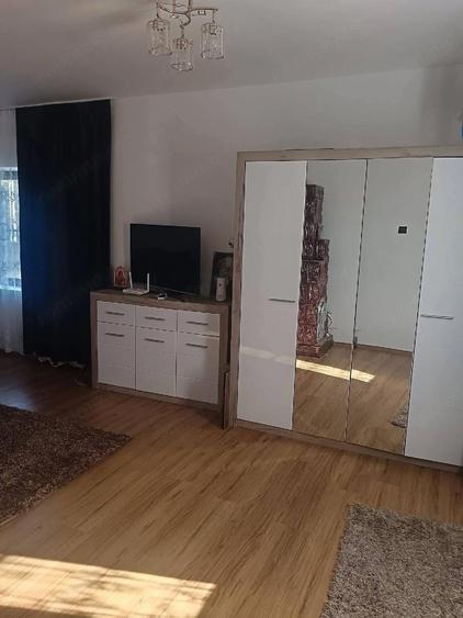 Casă cu Teren 2100 Mp în Sărățeni