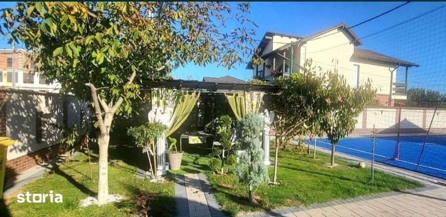 Casă cu 4 camere cu Teren 1000 Mp în Podari