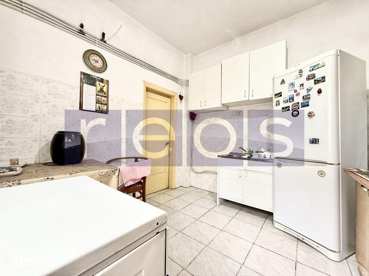 Apartament cu 3 camere în Decebal