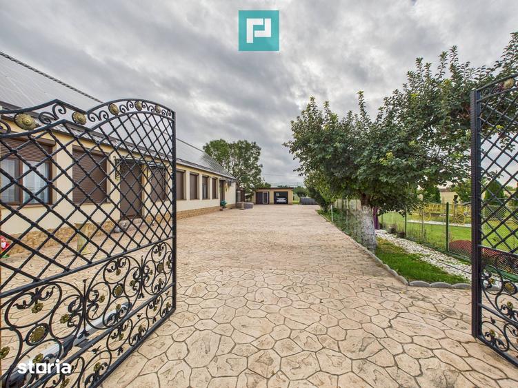 Casă cu 4 camere cu Teren 2880 Mp în Vinga