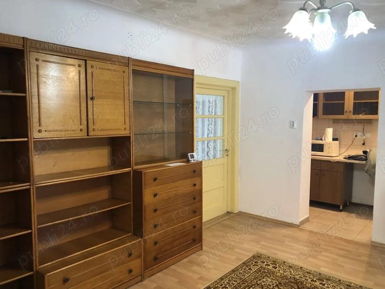 Casă cu 5 camere cu Teren 2900 Mp în Central