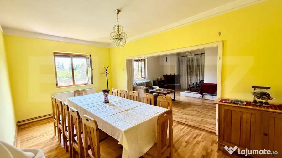 Casă cu 6 camere cu Teren 1108 Mp în Central