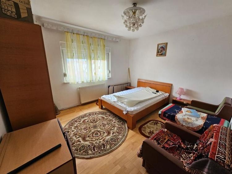 Apartament cu 3 camere decomandat în Terezian