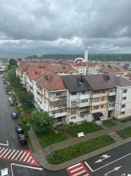 PROPRIETAR-Vand apartament 3 camere, Onesti - 2
