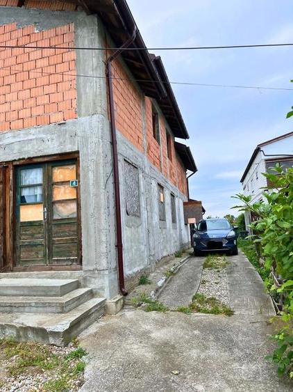 Casă cu 2 camere cu Teren 690 Mp în Slobozia