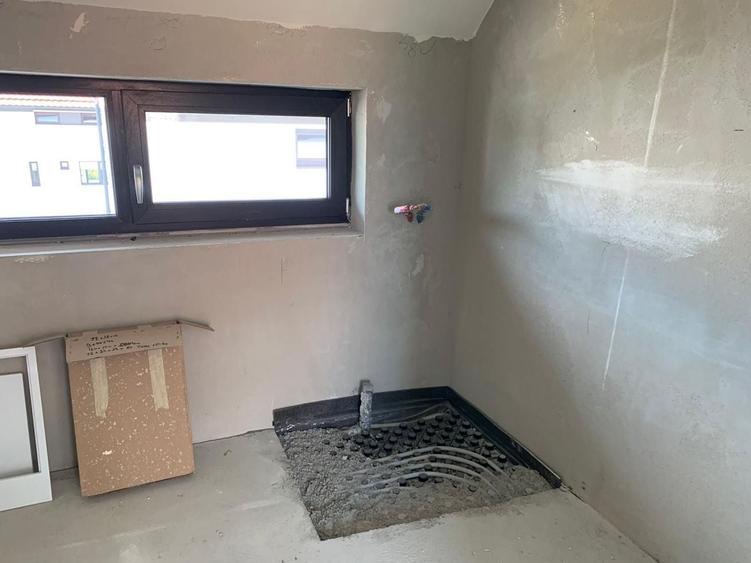 Duplex cu 4 camere cu Canalizare în Bună Ziua
