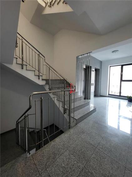 Apartament cu 3 camere decomandat în Titan