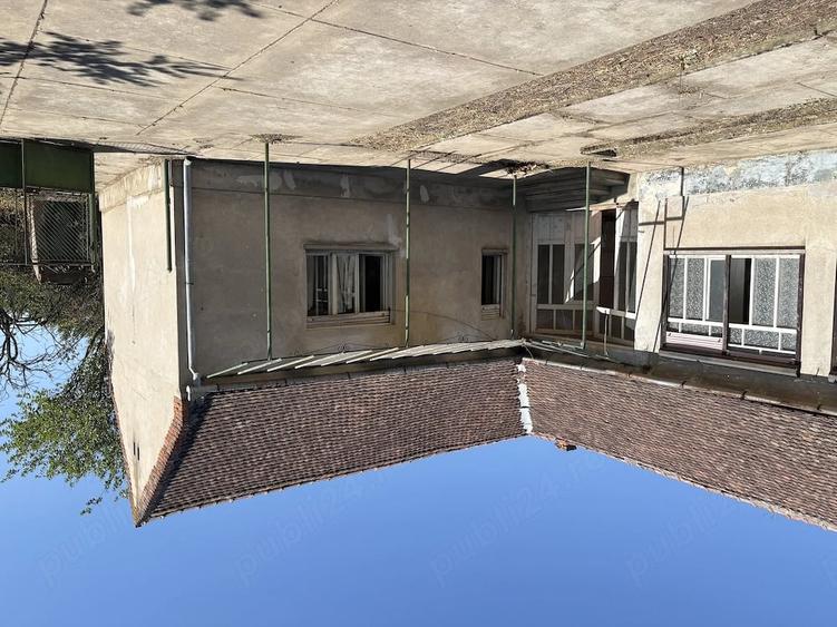 Casă cu 6 camere cu Teren 1440 Mp în Central