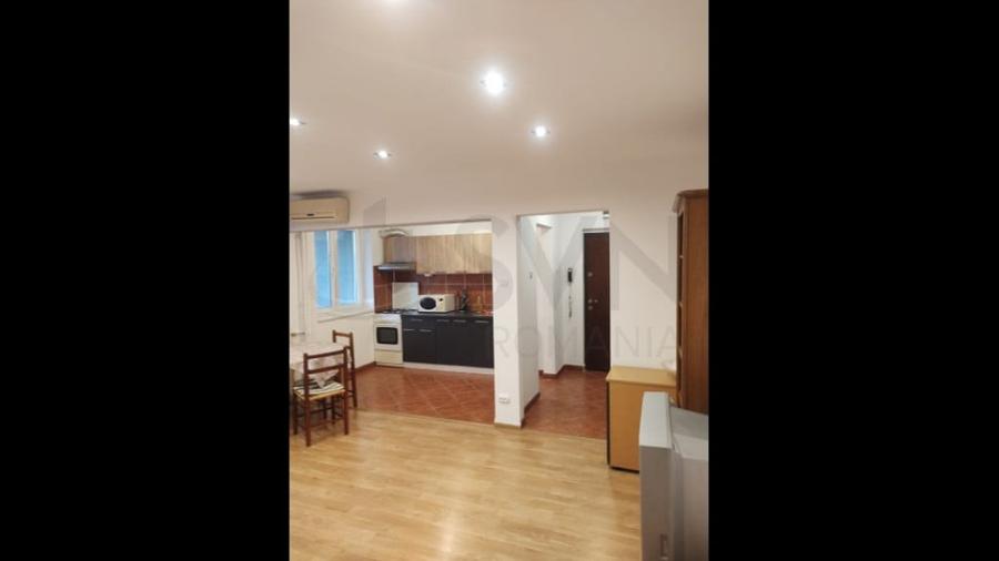 Apartament cu 3 camere semidecomandat în Timișoara