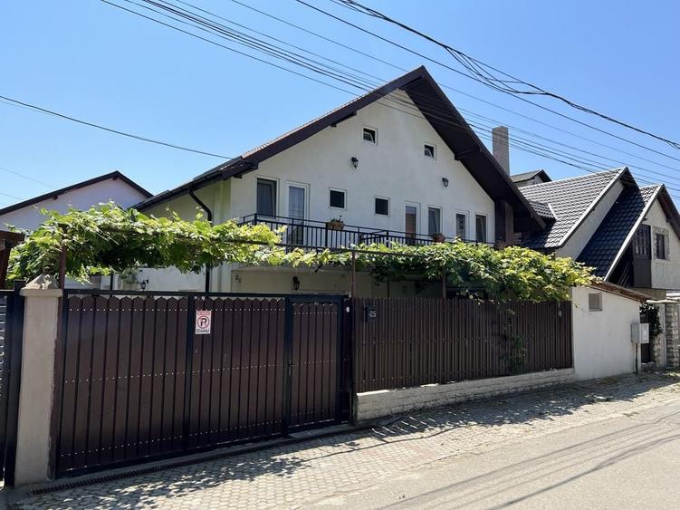 Casă cu 10 camere în Central