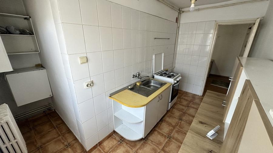 Apartament cu 4 camere, mobilat în Vasile Aaron