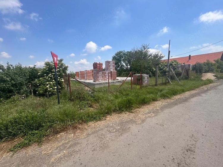teren intravilan de vanzare cu materiale de constrctie in apropiere de Timisoara . - 9