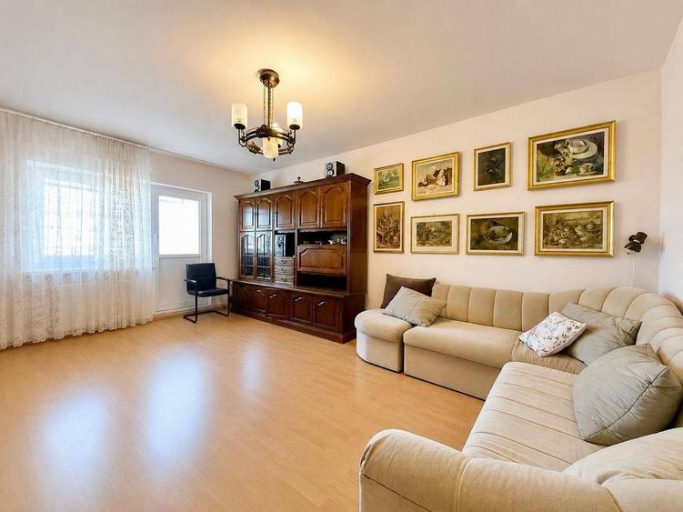 Apartament cu 4 camere decomandat, mobilat în Zorilor