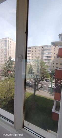 Apartament cu 2 camere semidecomandat în Griviței