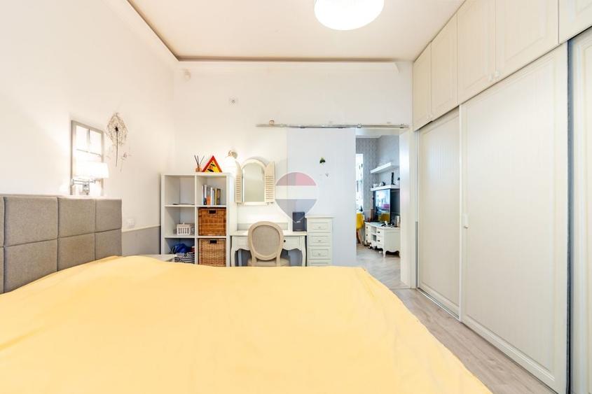 Apartament cu 4 camere semidecomandat, mobilat în Turda