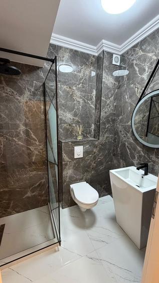 Apartament cu 3 camere decomandat, mobilat în Casa de Cultură