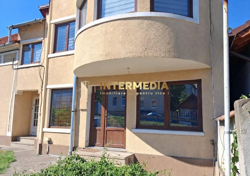 Birou, de 90 mp, în Central