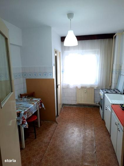 Apartament cu 3 camere decomandat în Trivale