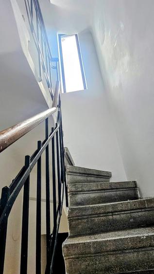 Casă individuală cu 8 camere cu Canalizare în Eminescu