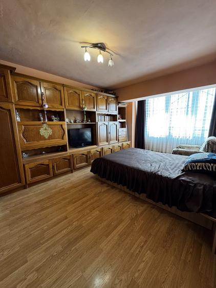 Apartament cu 2 camere decomandat, mobilat în Cetate