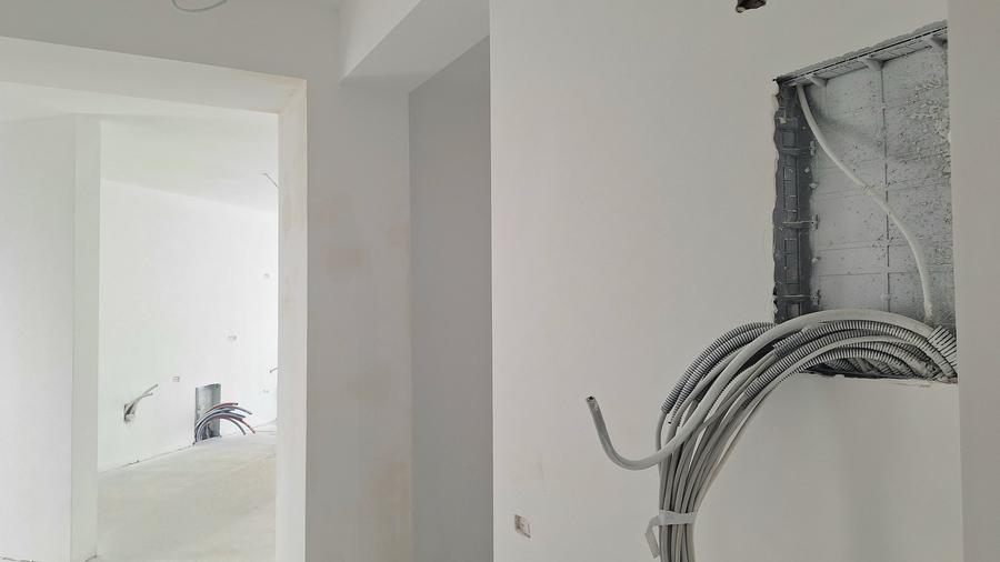 Duplex cu 4 camere cu Canalizare în Central