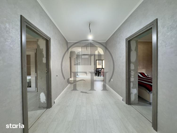 Casă cu 4 camere cu Teren 2561 Mp în Cobadin